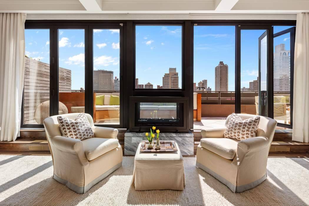 Terraced Penthouse on Park Avenue with Endless Views This distinguished and masterfully renovated 3 bedroom, 3.