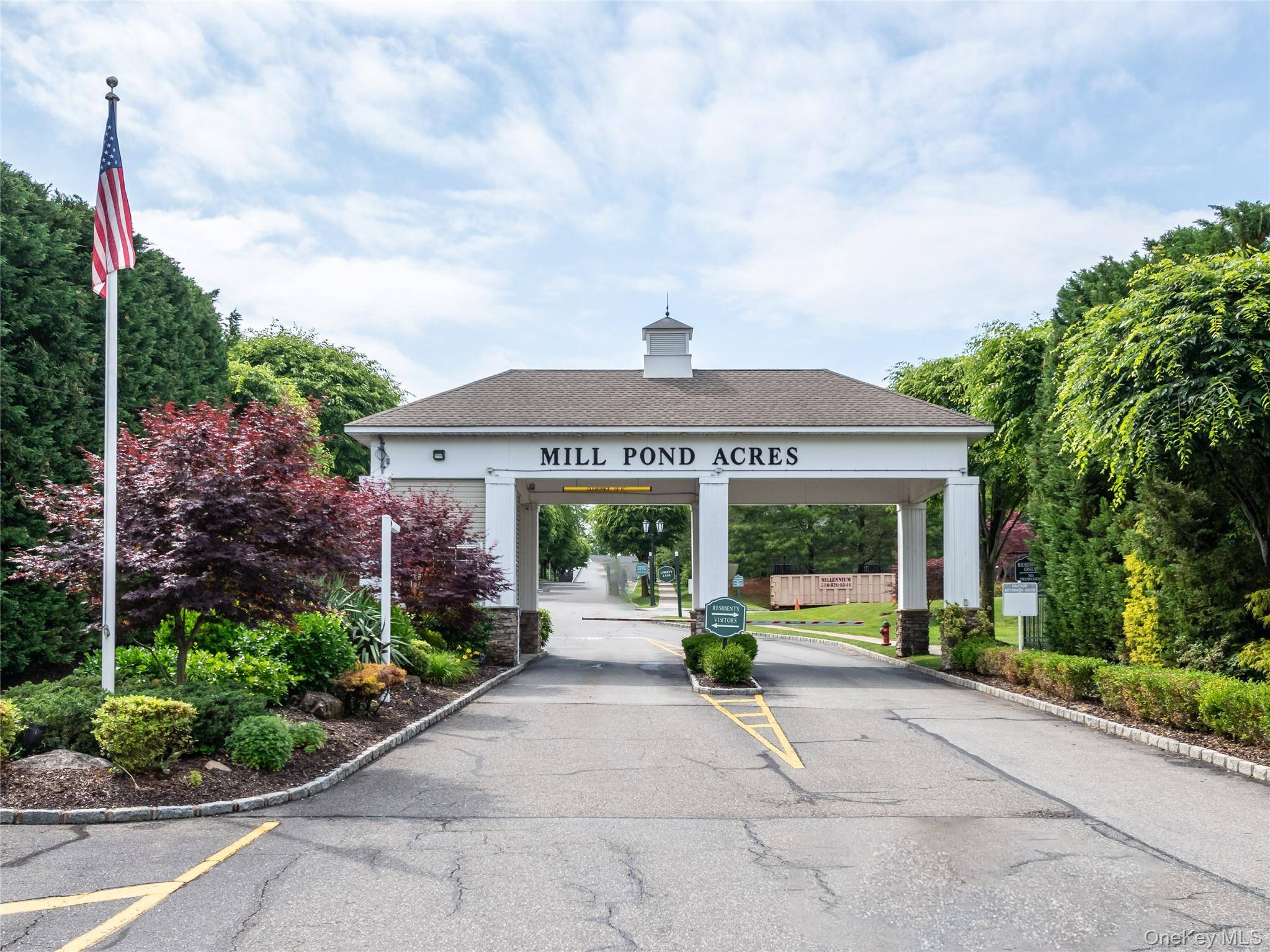 Welcome to this completely renovated, beautiful amp ; sought after end unit townhome nestled in the private gated 55 community of Mill Pond Acres which offers carefree Country Club living ...