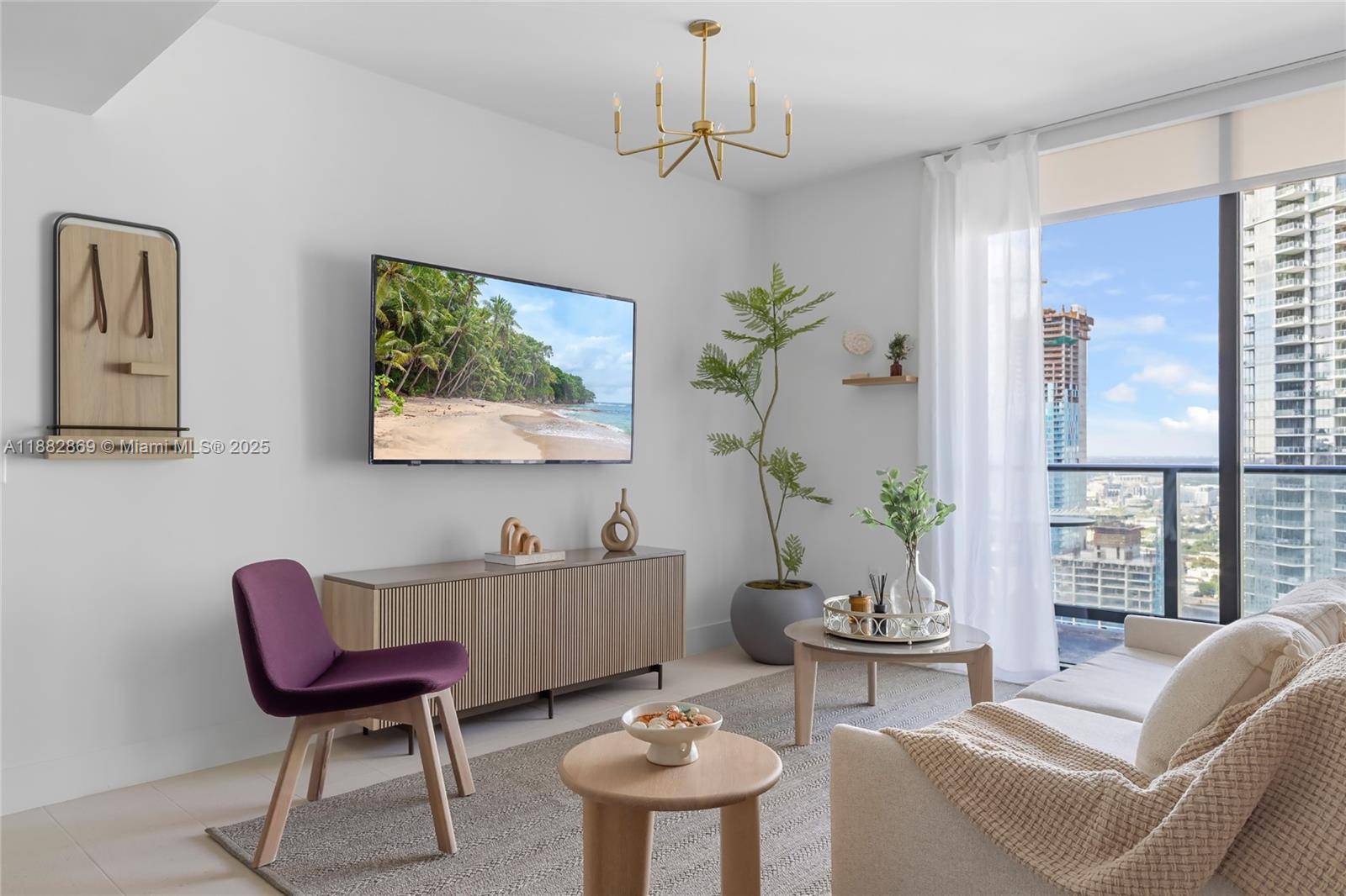 Stunning 2BD 2BA corner residence in the heart of Downtown Miami.