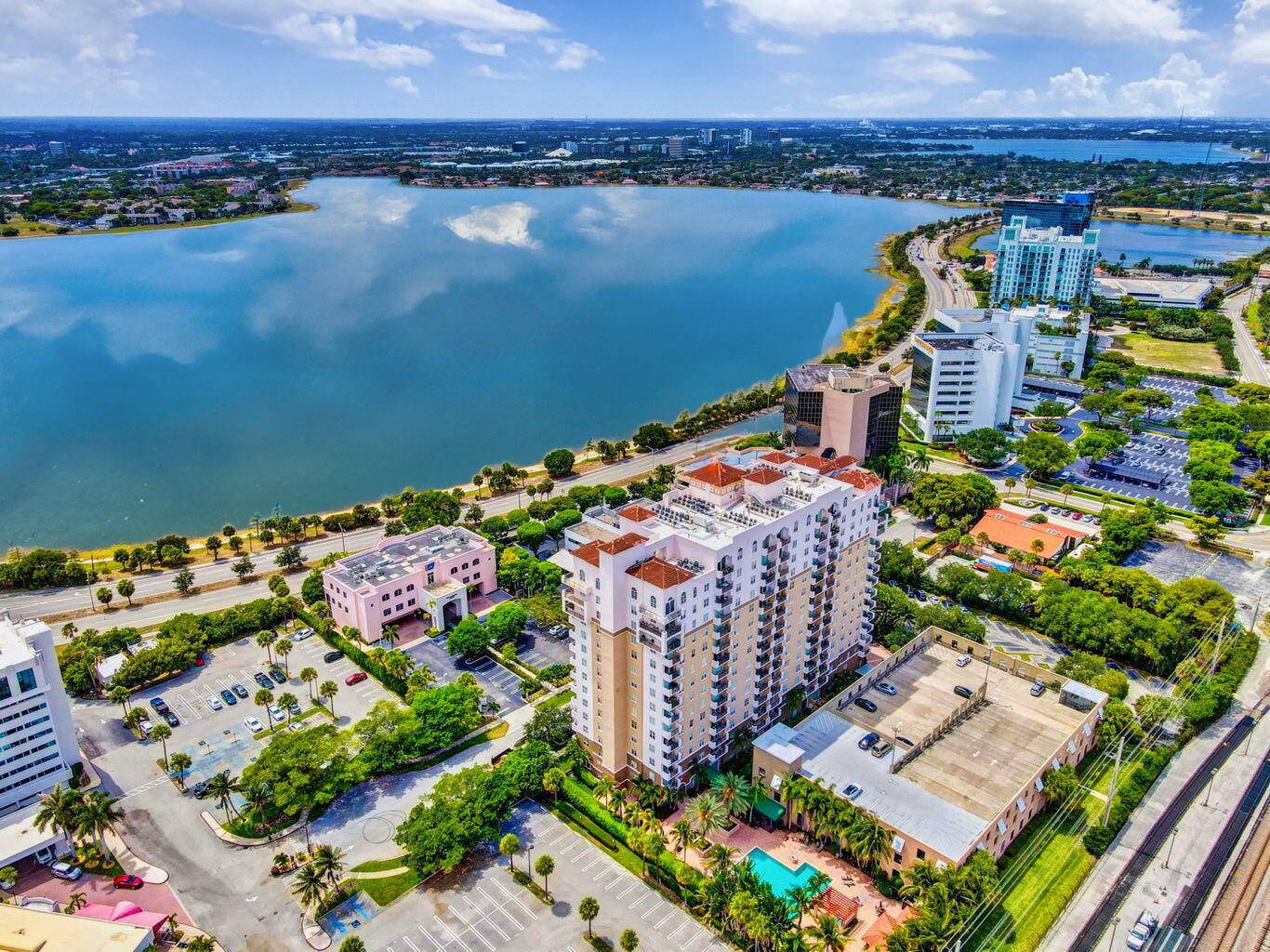 Fabulous 2 bed, 2 bath condo in the heart of West Palm Beach with stunning lake views from your private balcony !