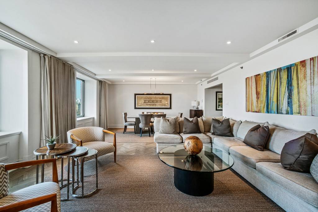 Live at the iconic Essex House hotel on world renowned Central Park South, a luxury Art Deco hotel managed by the JW Marriott brand.