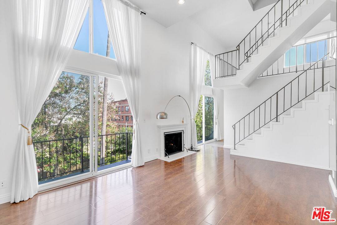 815 N Las Palmas Ave 2.0 Hancock Park LA