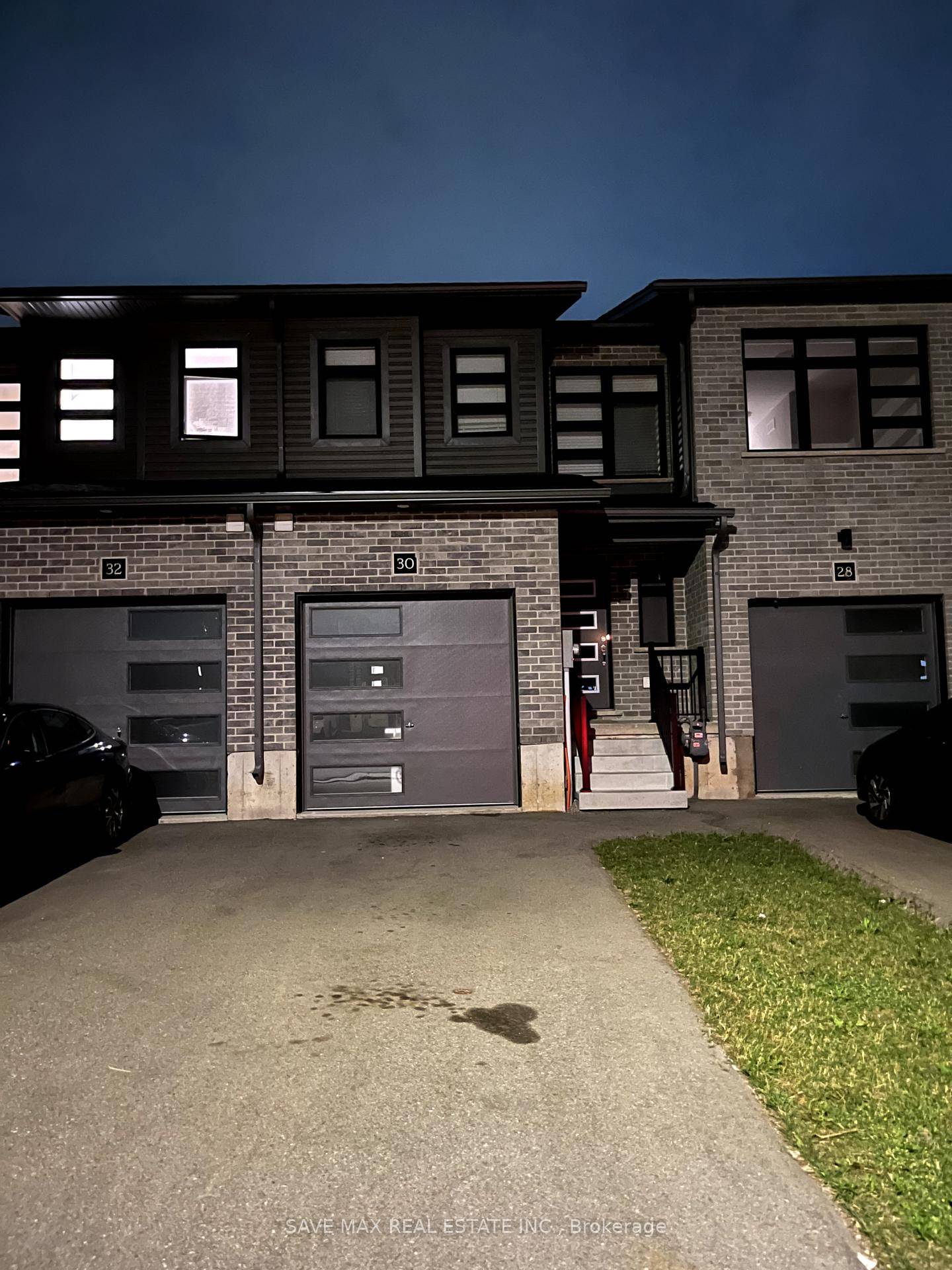 Discover this beautiful 3 bedroom townhome located in a peaceful and family friendly neighborhood.