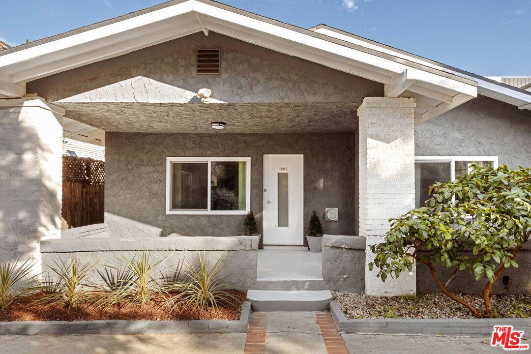 838  N Ridgewood Pl 6BR Hollywood La