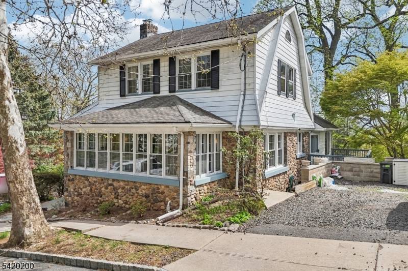 Amazing opportunity to own this 5 bedroom, 3.