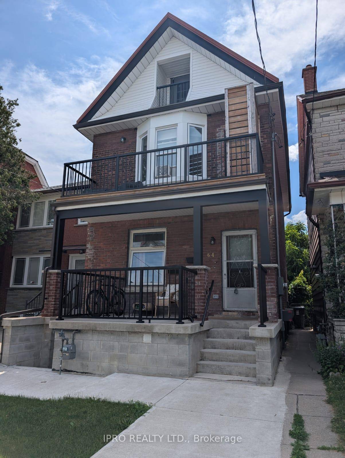 1 bedroom, 1 bath amp ; thoughtfully curated, renovated unit, is an all inclusive urban retreat that is waiting for you.