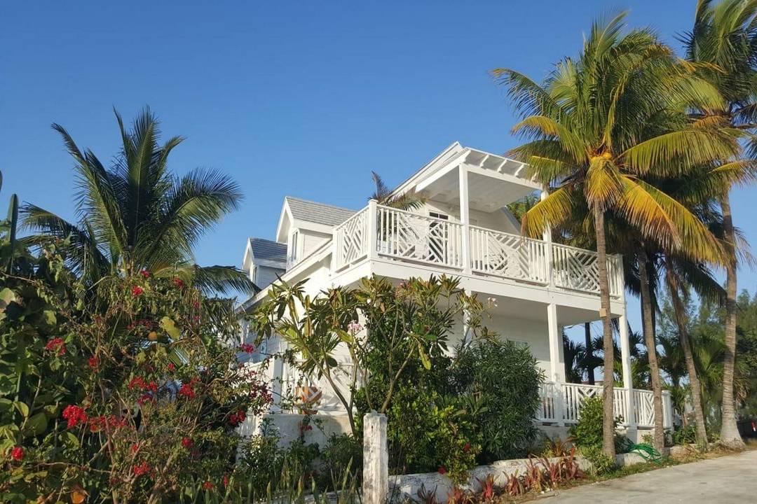 THE LITTLE WHITE HOUSE Single Family Home Eleuthera