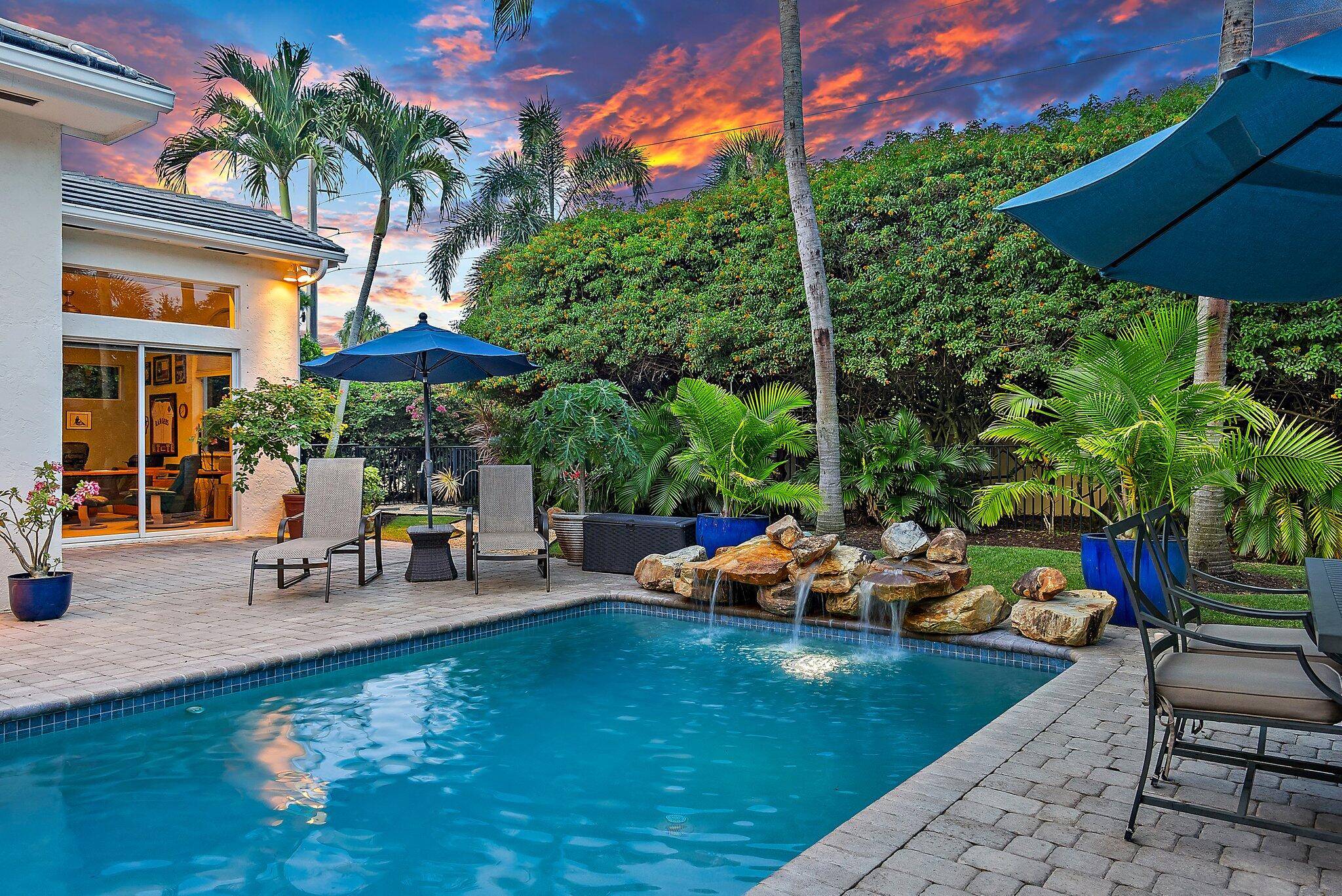 Nestled within the hidden gem of Shady Lakes, this spacious 5 bedroom, single story CBS home is situated on a quiet cul de sac with lush landscaping and a spectacular ...