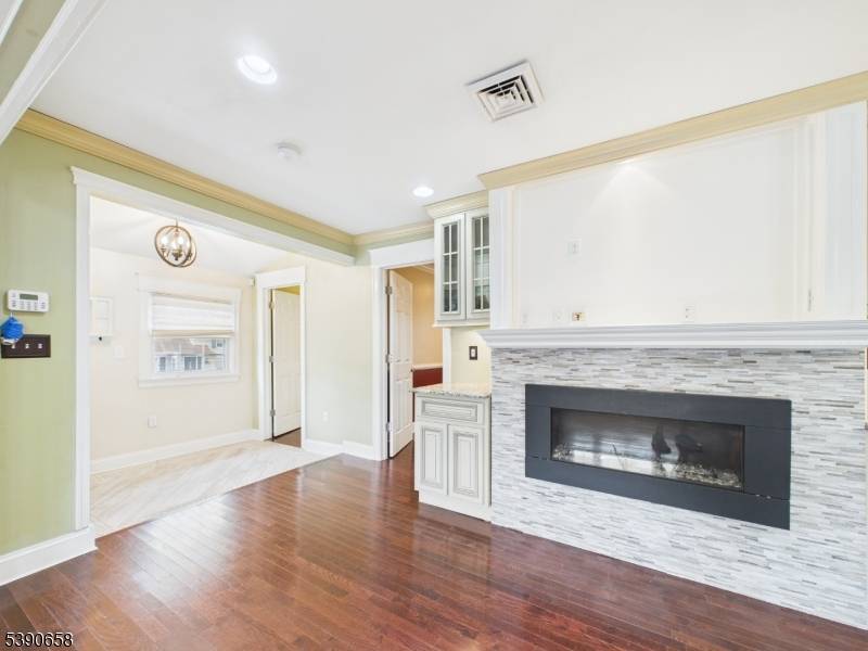 WELCOME HOME to your dream retreat on a quiet, dead end street in desirable Pequannock !