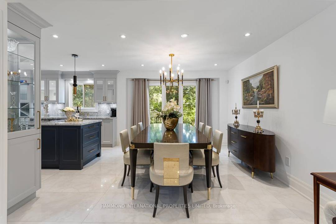 Welcome to 108 Winchester, South RichvaleThe Winchester ResidenceSituated in one of Richmond Hills most prestigious enclaves, this modern transitional residence has been beautifully renovated to blend timeless elegance with contemporary ...