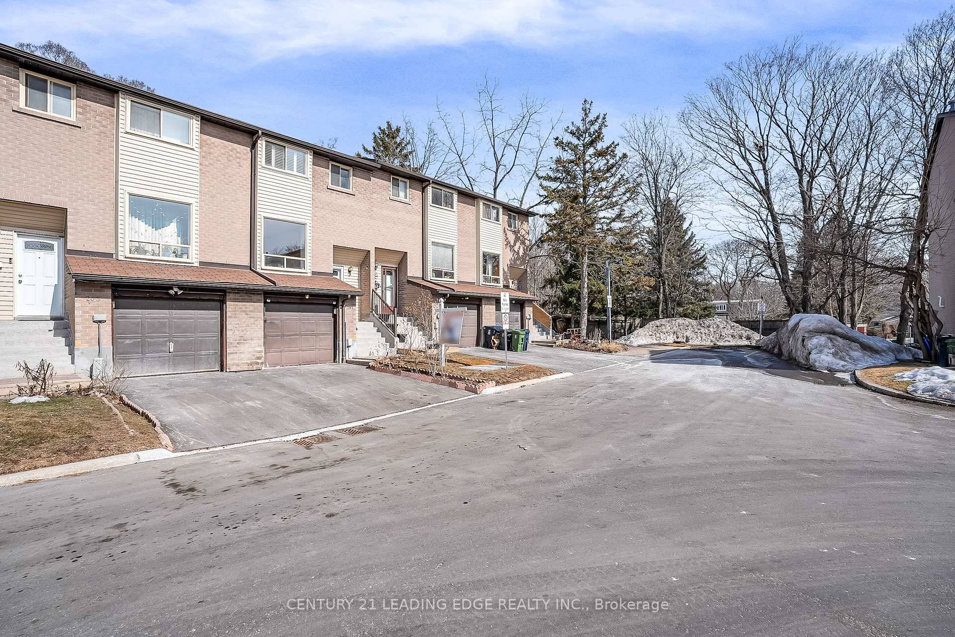 Stunning 2 storey condo townhouse featuring 3 1 bedrooms and 2 bathrooms, hardwood floors throughout, stainless steel appliances, Granite counter in the bathroom, new lights, blinds and a separate one ...