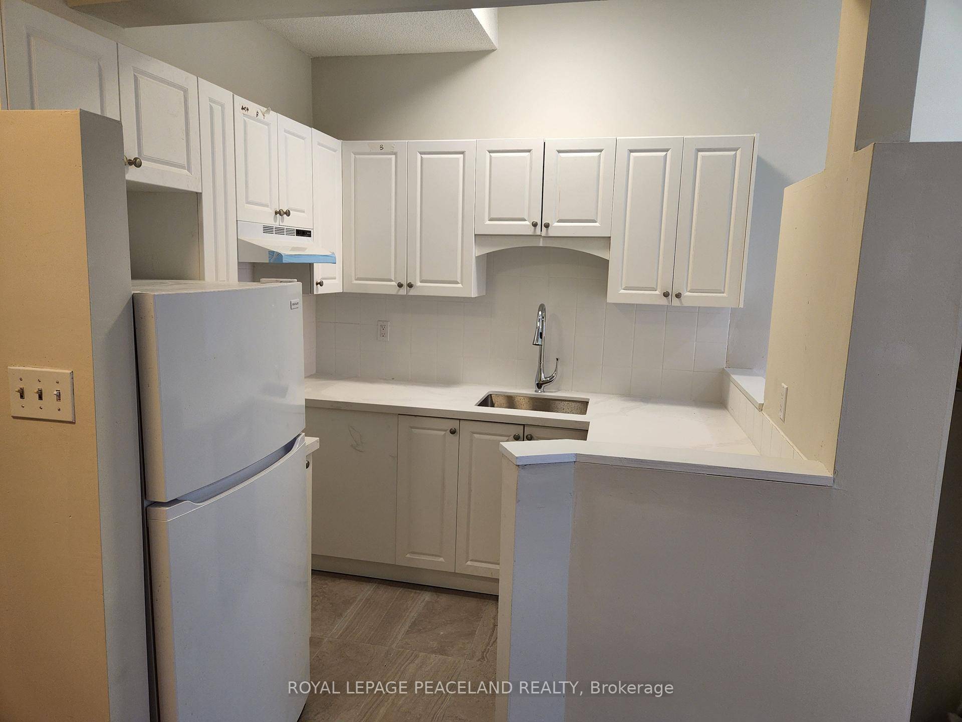 Renovated 3 Bedroom, 1 Bathroom Unit, Facing North !