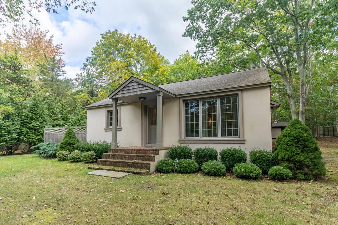 Cozy Southampton Cottage