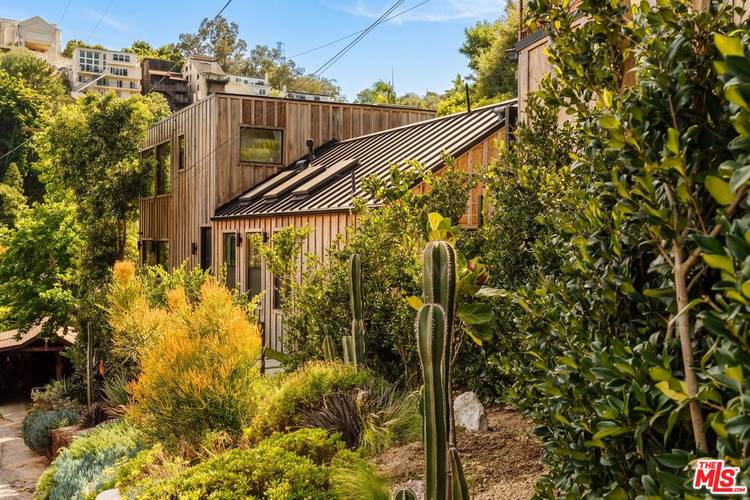 8550 Ridpath Dr 3BR Hollywood Hills East La