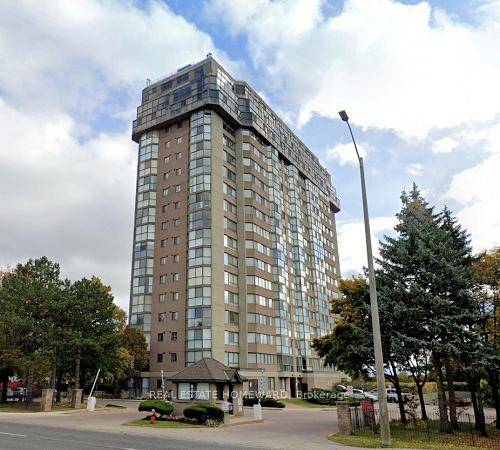 Well Kept, Gorgeous, Spacious, 2 BR 2 Full Bathroom, at the Prestigious Kingsmere On the Park !