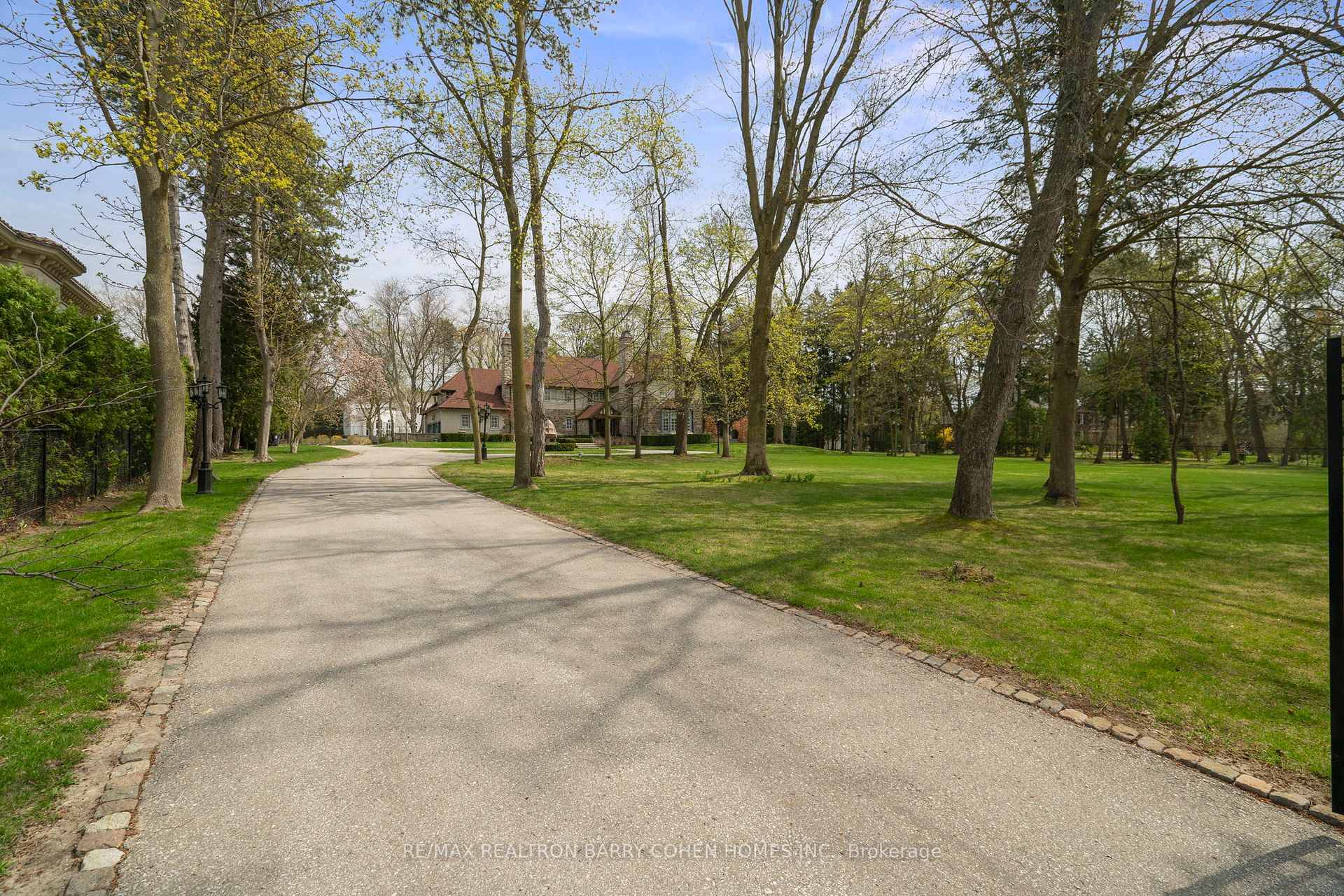 Nestled In Torontos Most Prestigious Neighbourhoods The Bridle Path.