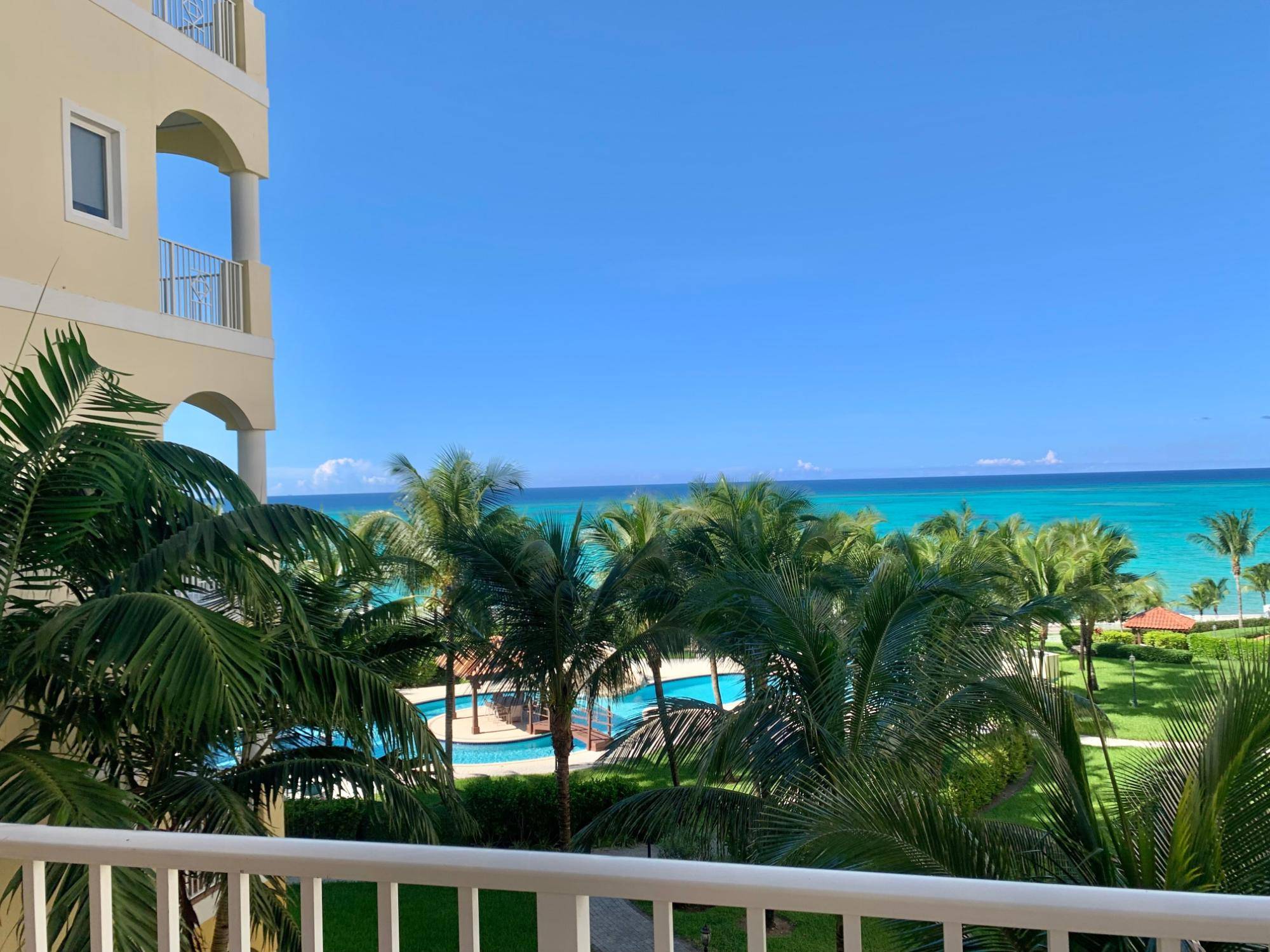 CAVES HEIGHTS Condo New-Providence