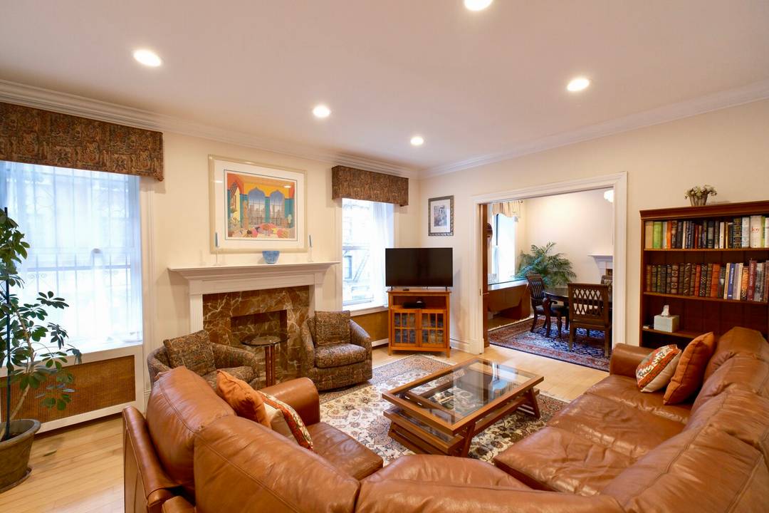 Welcome to 311 West 97th Street, 2W !