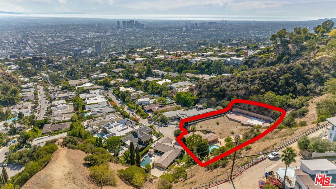 1871   Marcheeta Pl 4BR Sunset Strip La