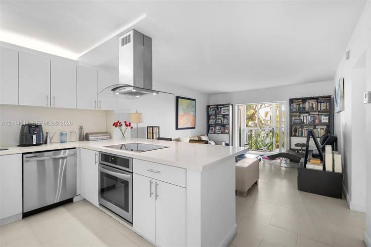 Remodel 3 bedrooms, 2 bathrooms condo offering modern living with bright and open spaces in Key Biscayne.