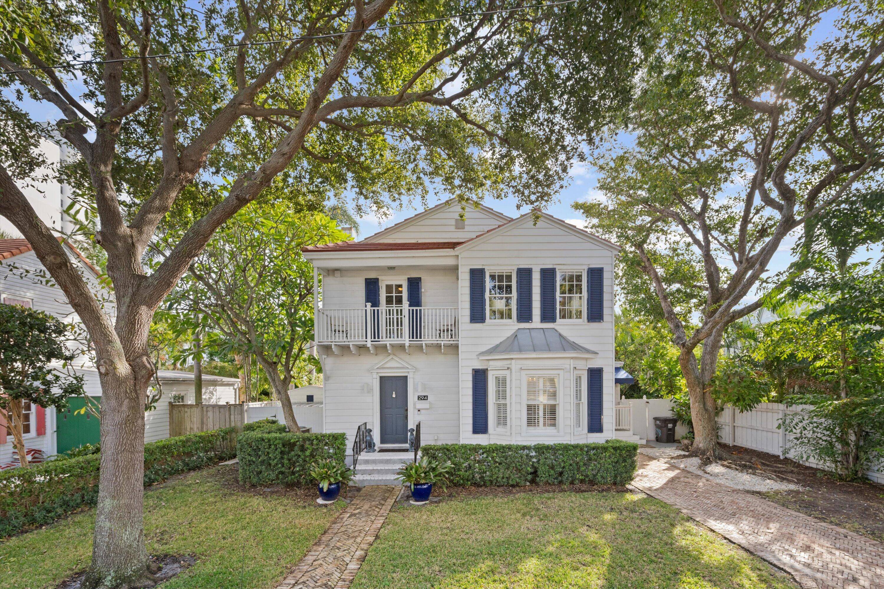 Lovely 3 bedroom, 2. 5 bath Colonial style home in historic mango promenade neighborhood in West Palm Beach.
