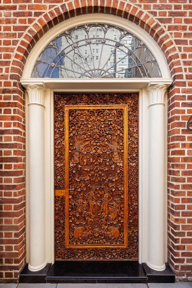 6 Sutton Square A rare jewel on the East River, 6 Sutton Square is one of New York City's most storied private residences.