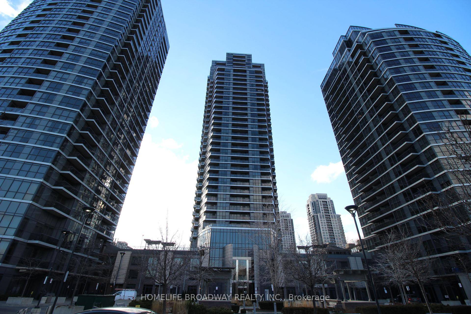Spacious 1 Bedroom Den. Large Den Can Be Used As 2nd Bedroom.