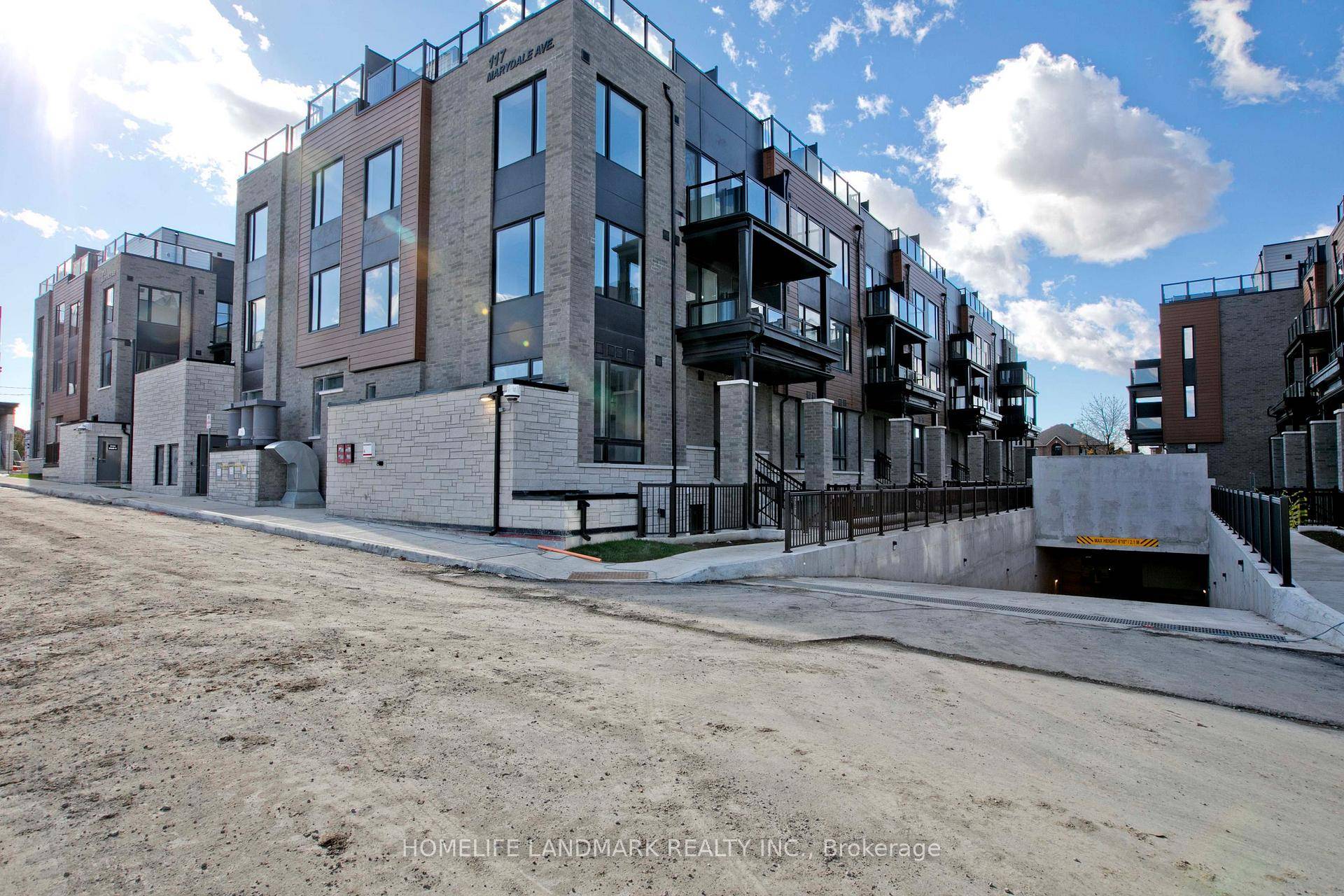 Brand new townhouse ! 3 bedrooms 3 washrooms huge private Terrace with city view Balcony !