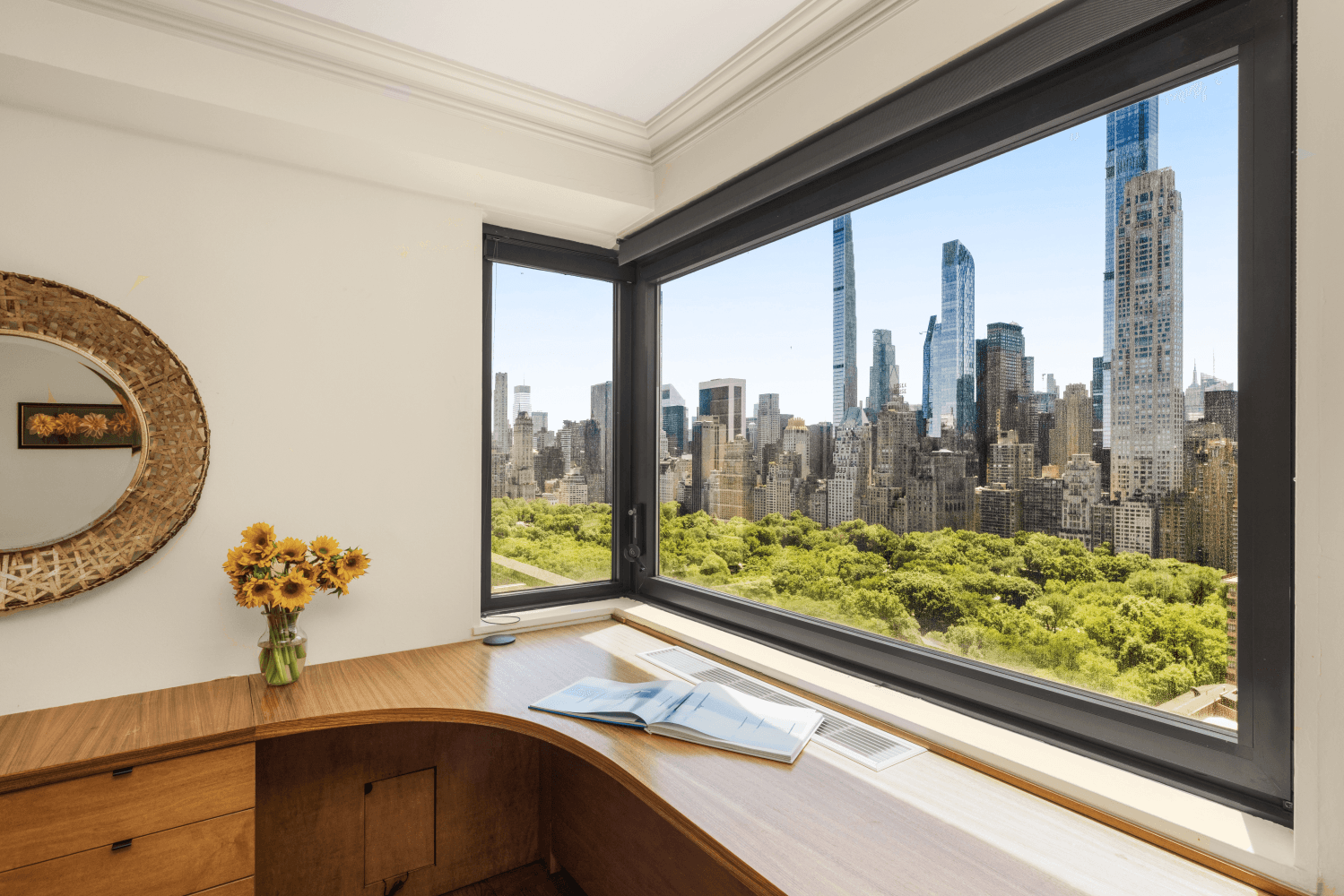 Perched on the 30th floor of one of the Upper West Side's most sought after cooperatives, Residence 30G is a refined, sun filled sanctuary with iconic, uninterrupted views over Central ...