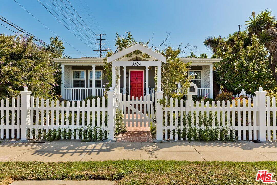 3504   Redwood Ave 4BR Marina Del Rey La