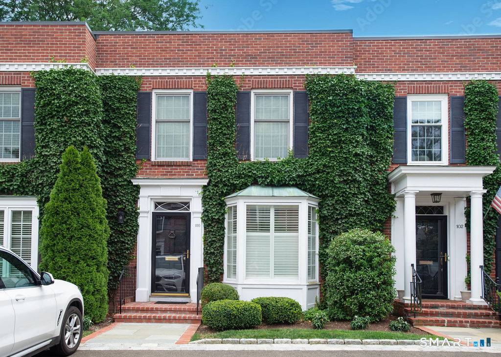 Perfectly positioned in one of Connecticut's most coveted communities, this classic 2 bedroom brick townhouse style co op offers the ultimate walk to town lifestyle in the heart of New ...