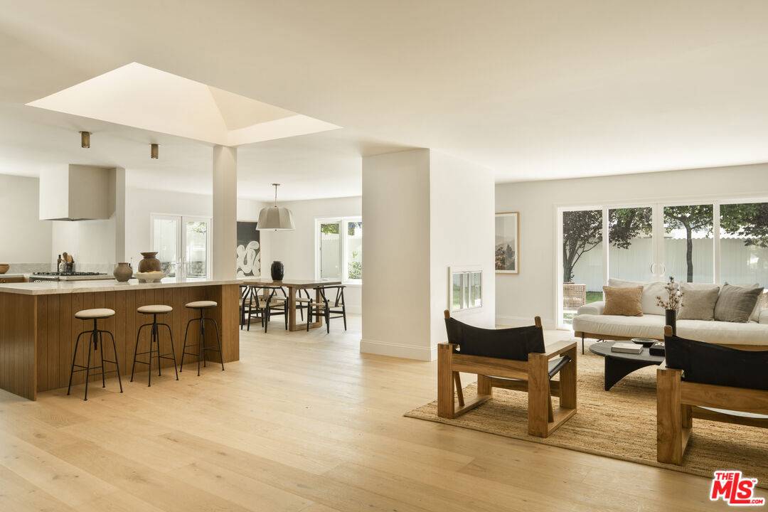 30610   Las Estrellas Dr 4BR Malibu La