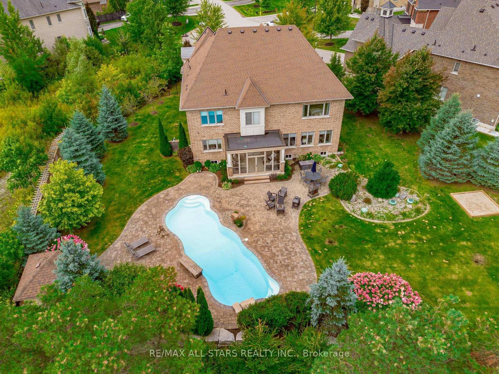 35 Somer Rumm Court in Ballantrae, a stunning Geranium built home offering over 5, 500 sq.