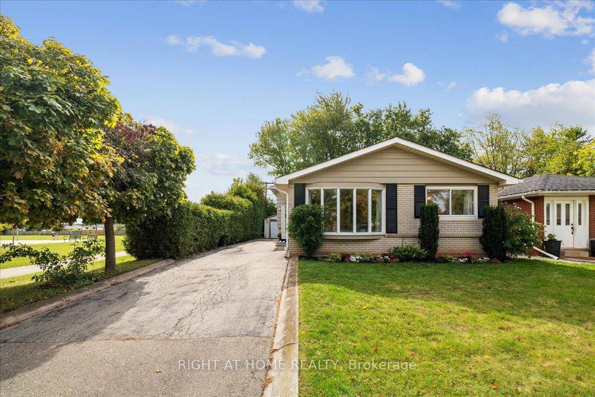 Welcome home ! This beautiful South Burlington home has main floor open concept living.