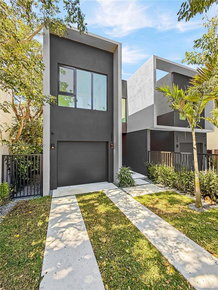 New Construction Townhome with Pool in Coconut Grove 2, 655 SF Under A C Be the first to enjoy this just completed, never lived in four bedroom, four bathroom town ...