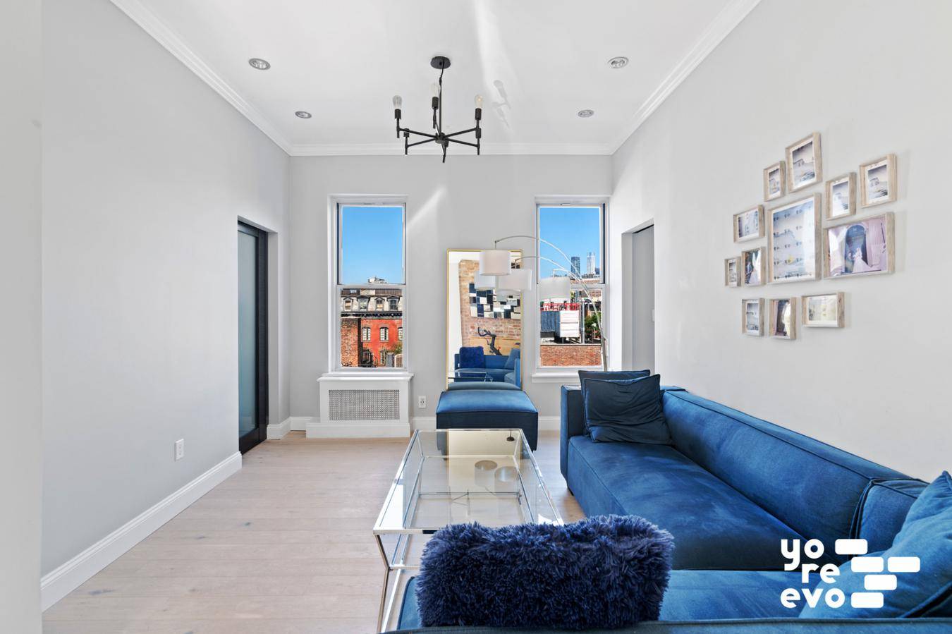 First Showing SundayWelcome to this exceptional two bedroom residence in the heart of West Village.