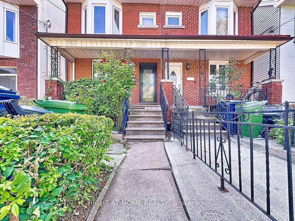 New Price ! Highly walkable and transit accessible, diverse community, Cafes, boutiques, art galleries along Queen West, Dundas West, unique urban and green space balance surroundings.