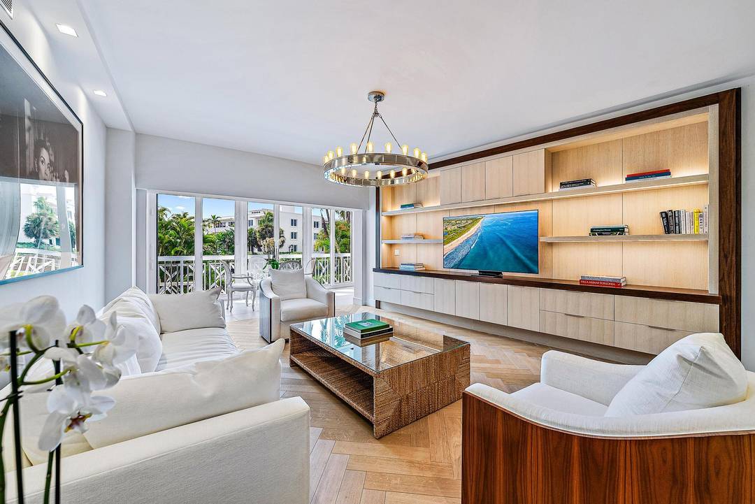 A state of the art, ultra elegant two bedroom, two bathroom residence in the heart of Midtown overlooking the Intracoastal WITH AN ADDITIONAL DEN OFFICE.