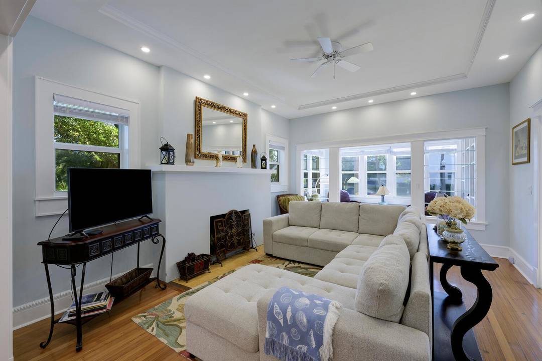 Built in 1918, 1701 1703 S.