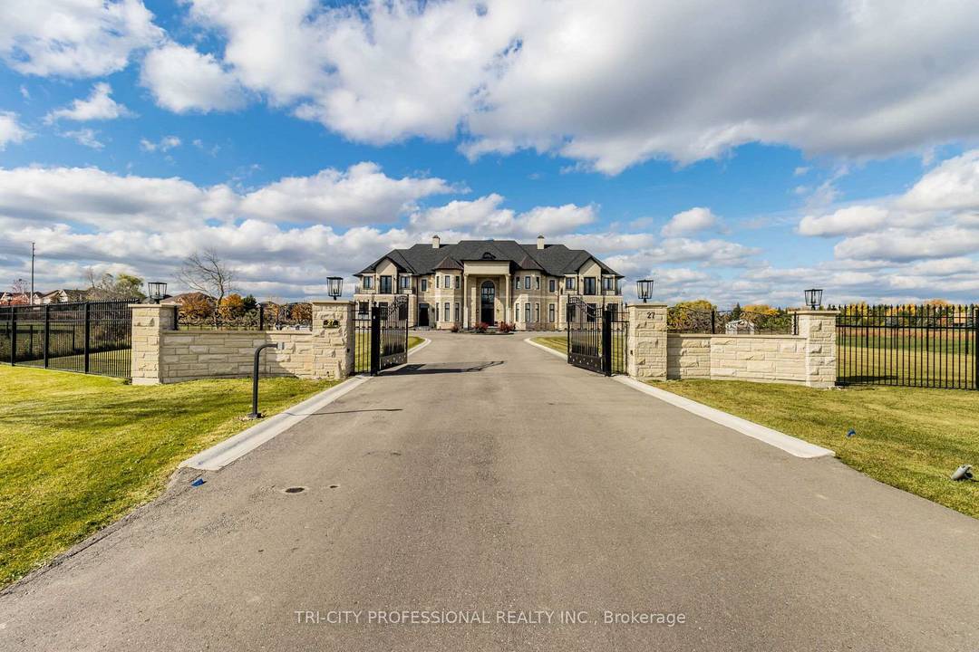 ABSOLUTELEY STUNNING CUSTOM BUILT 9200 SQ.