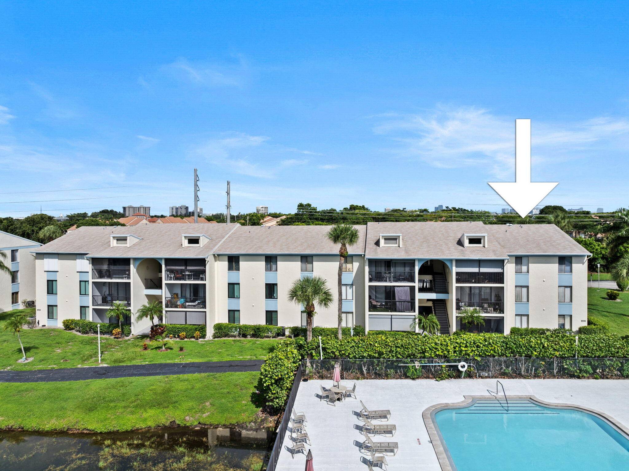 Motivated Seller... Immaculate cozy 2 bedroom corner unit condo nestled in the beautiful Palm Club Village community.