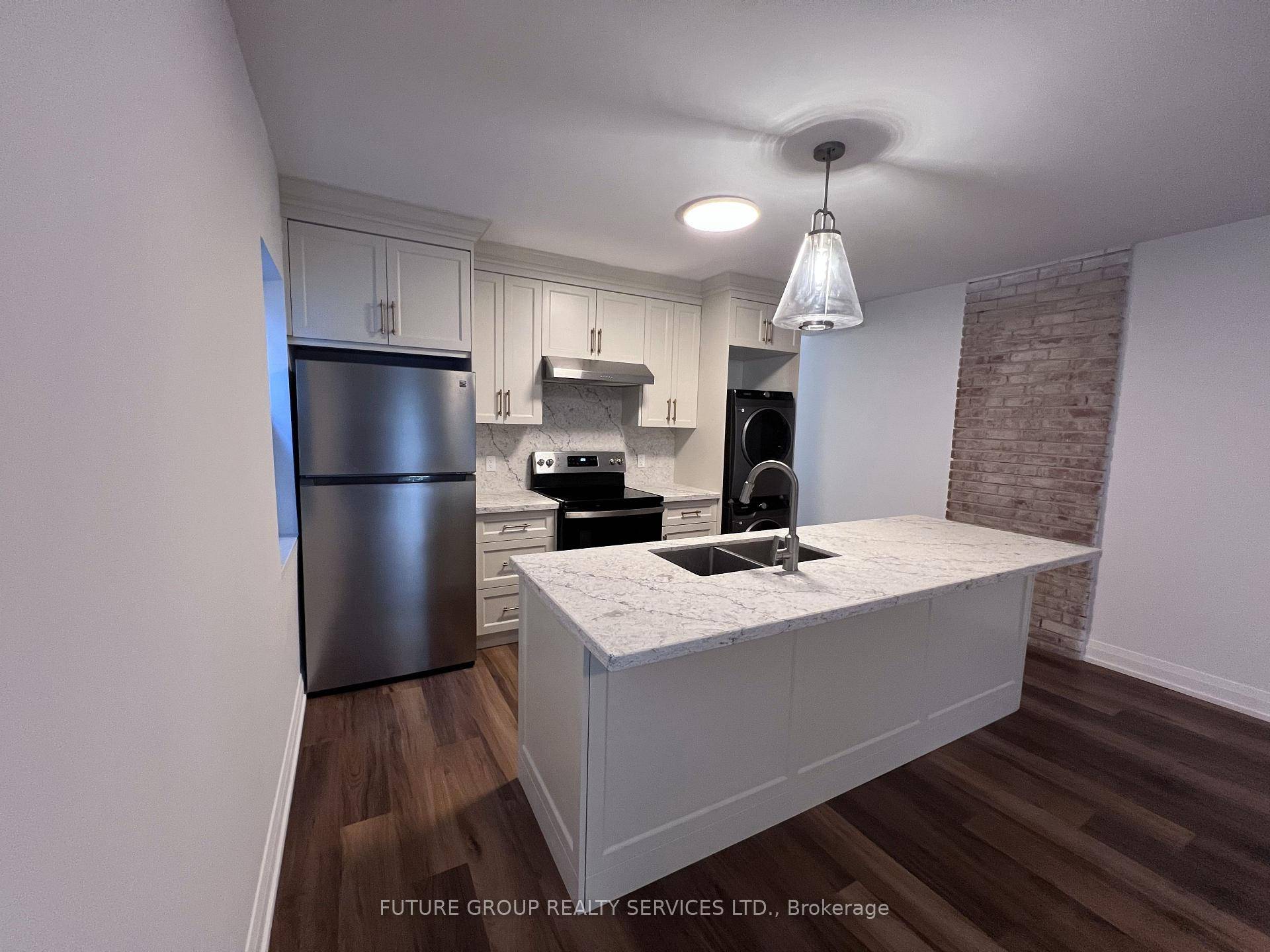 Brand new never lived in before luxury 2 bedroom amp ; 2 bathroom unit in fourplex close to the heart of Niagara Falls !