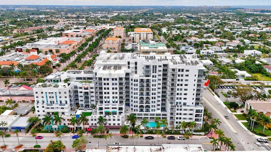 The premiere luxury building in the heart of downtown Boca overlooking Mizner Park.
