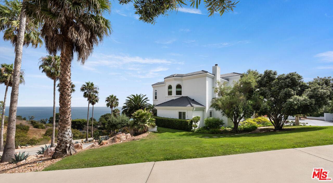 32537 Pacific Coast Hwy 5.0 Malibu LA