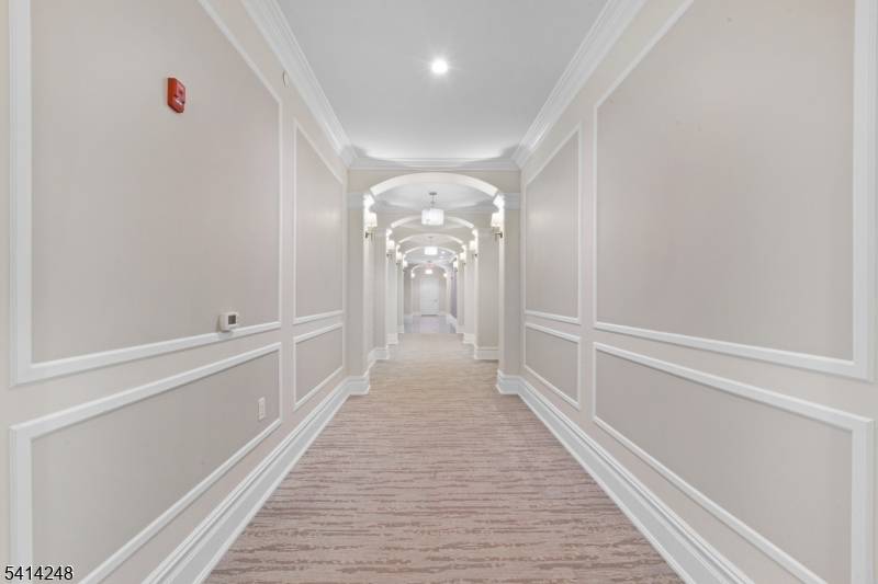 Experience refined living in this newly built 1 bedroom luxury residence at The Heritage, where timeless architecture meets modern convenience.