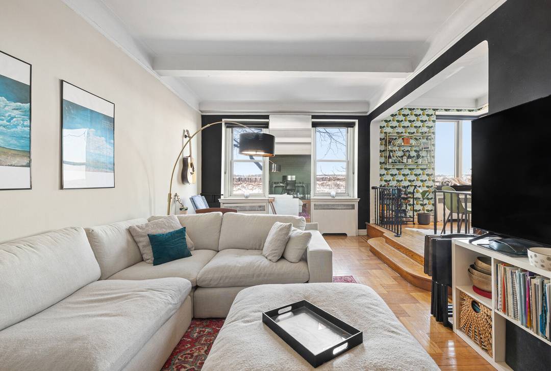 Welcome to 250 Cabrini Boulevard, a classic Art Deco co op in the heart of Hudson Heights, moments from the Hudson River.