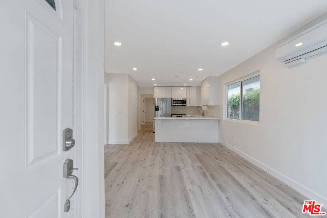 1025   Pleasantview Ave 8BR Marina Del Rey La