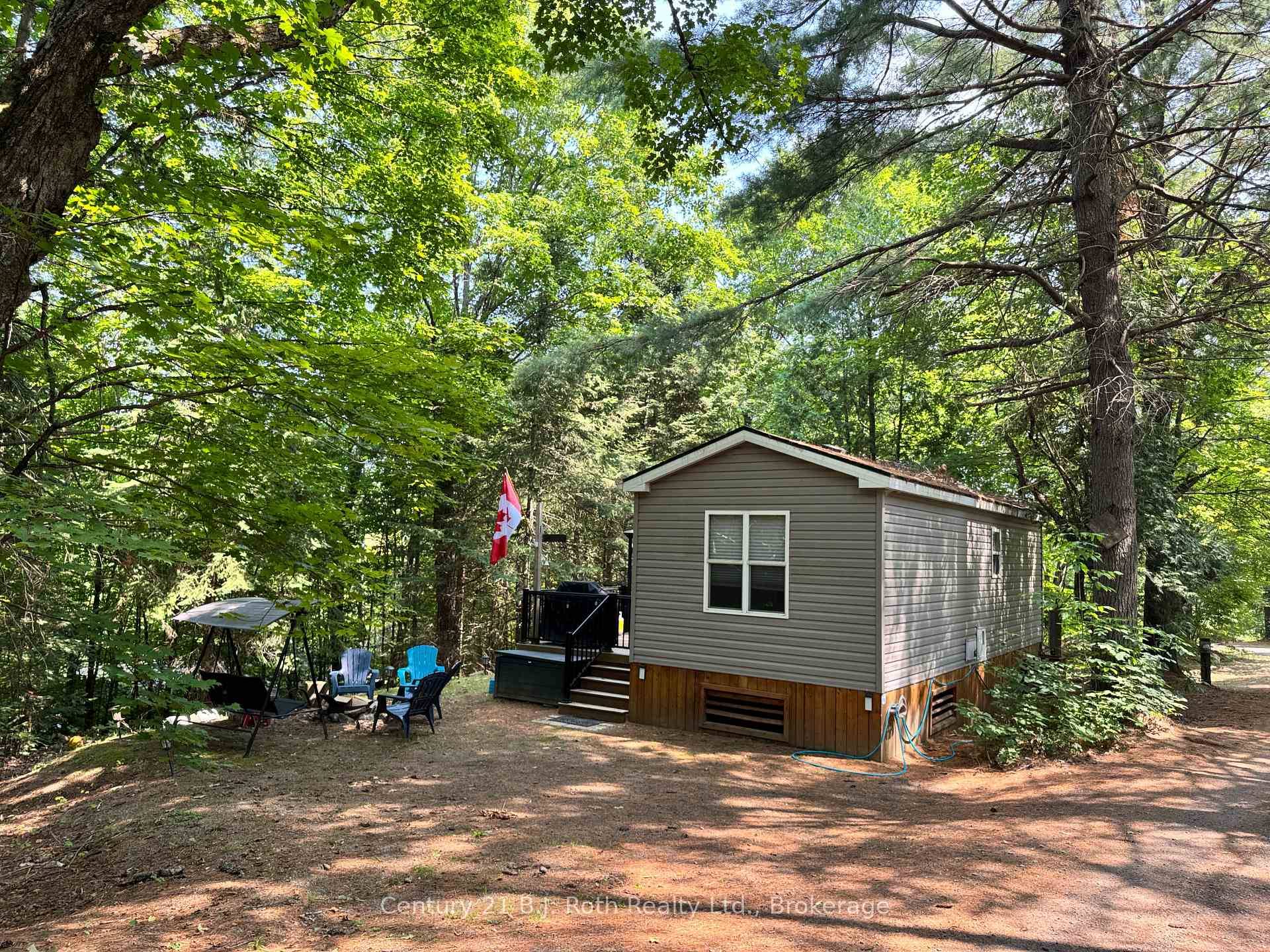 Enjoy a large private area backing onto beautiful quiet treed ravine on this spacious lot away from neighbours on either side.