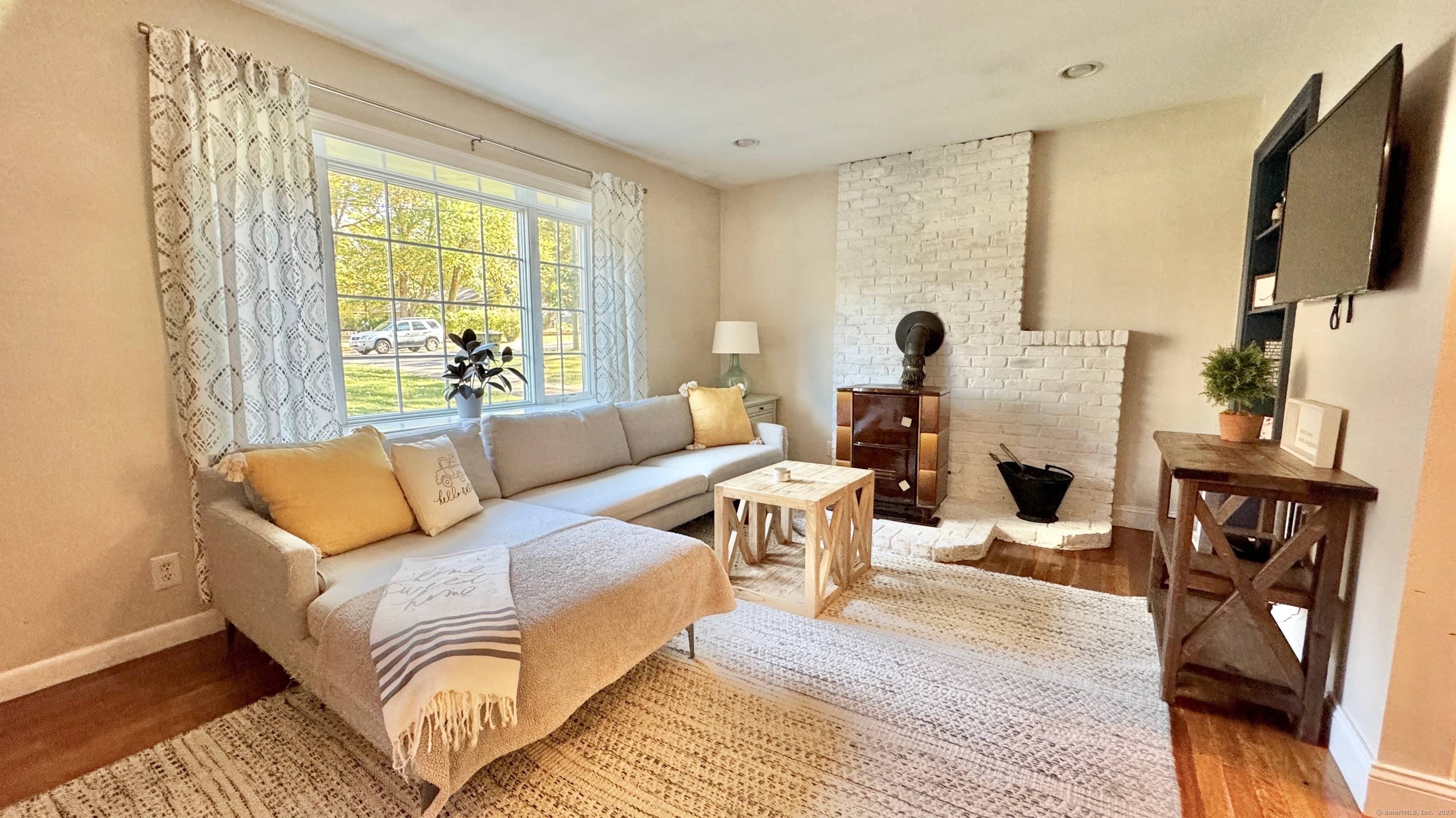 Welcome to this cheerful North Stratfield ranch offering one level living, loads of natural light, and the perfect mix of comfort and convenience.