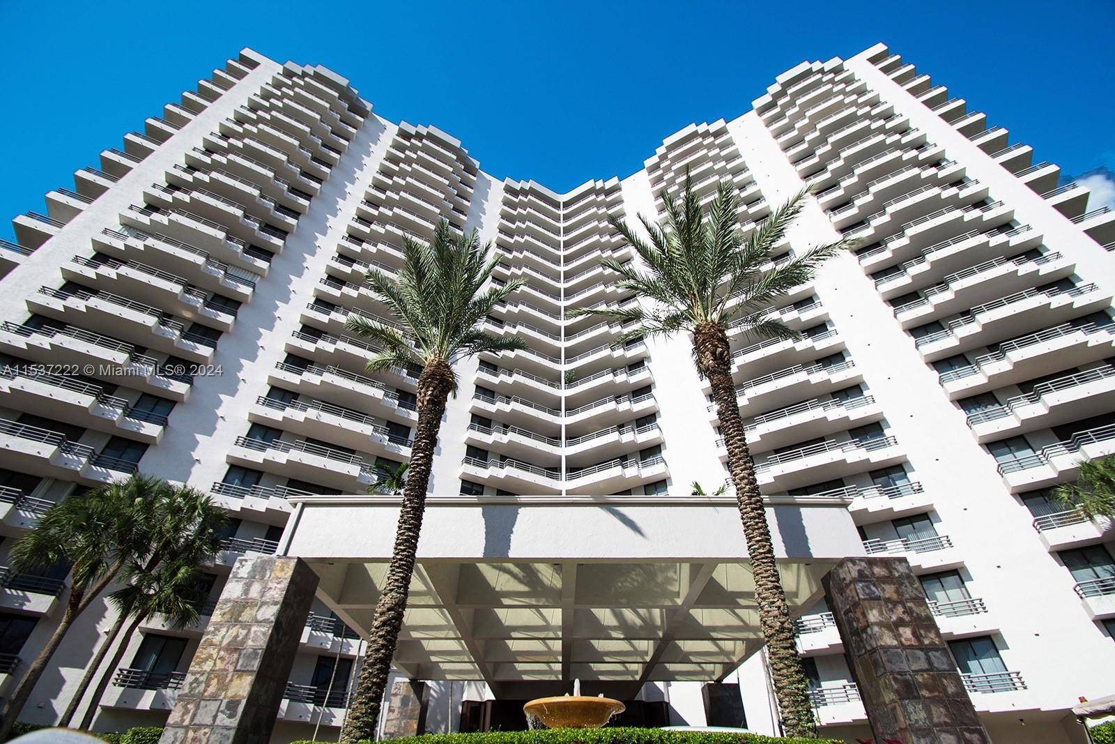 Parc Central East in Aventura, Florida, stands out for its elegance and prime location, offering views of the Turnberry Isle Country Club and Aventura Mall.